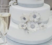 Decorative flowers on wedding cake